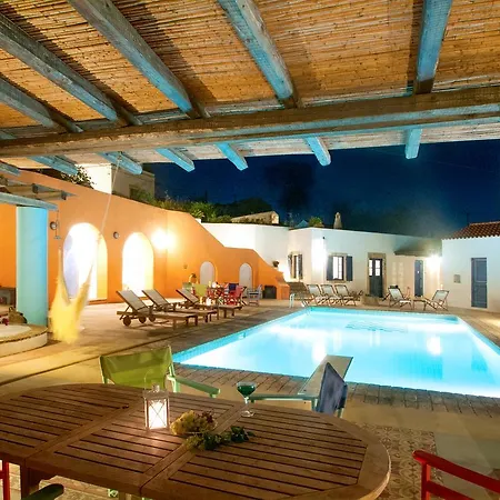 Holiday home Sfendoni House *